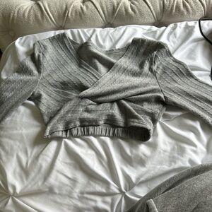 SHEIN Gray Ribbed Crop Top Blouse